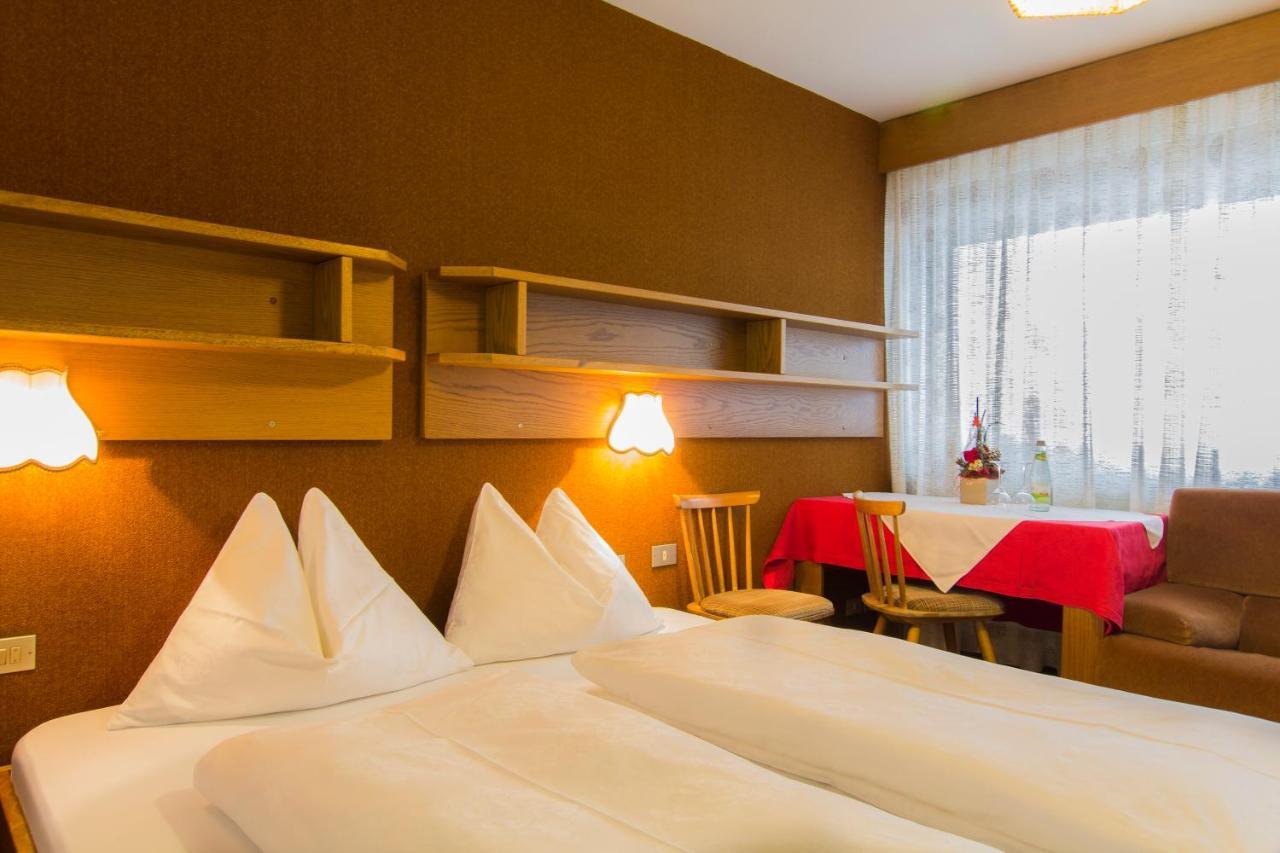 Garni Aquila Hotell Corvara In Badia Eksteriør bilde